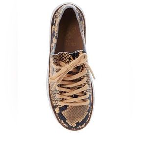 Vince Camuto Raina Flatform Sneaker size 8 1/2